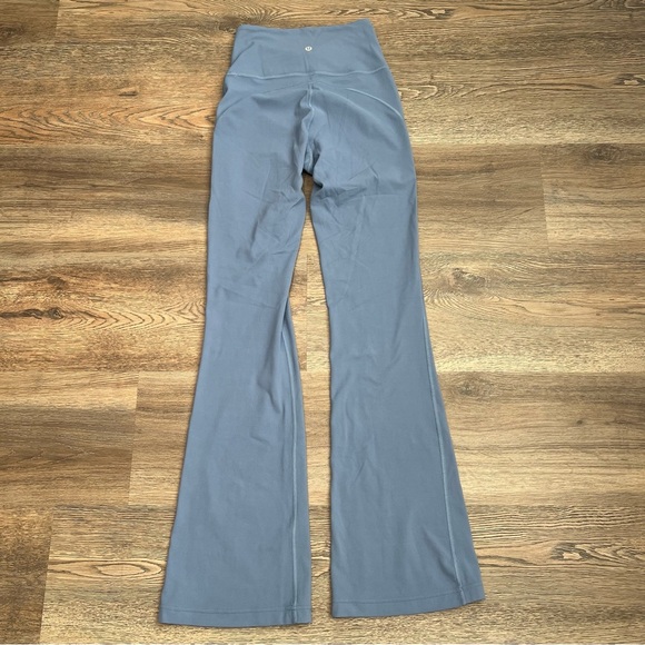 Lululemon Groove Super-High-Rise Flared Pant Nulu Size 4 Water Drop - Picture 5 of 10